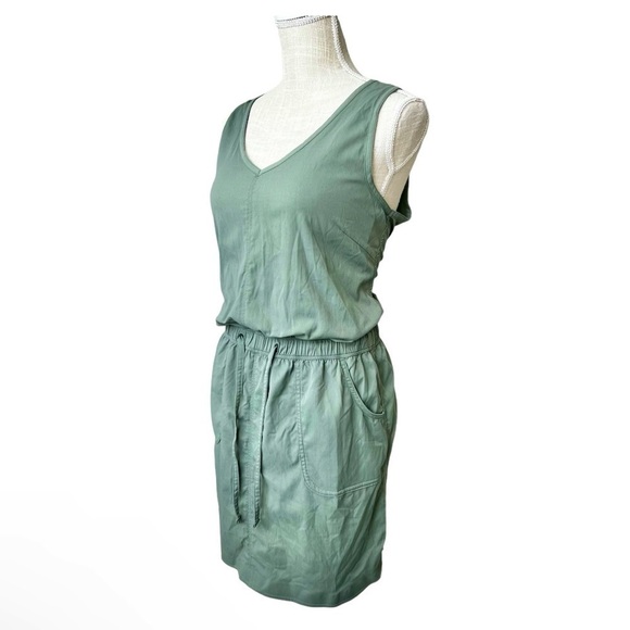 The North Face Dress Women Size Medium - Picture 3 of 7